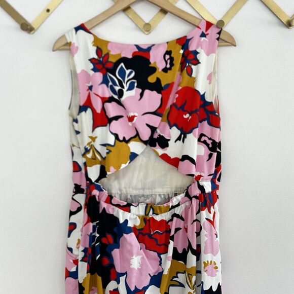 dress - Picture 10 of 11